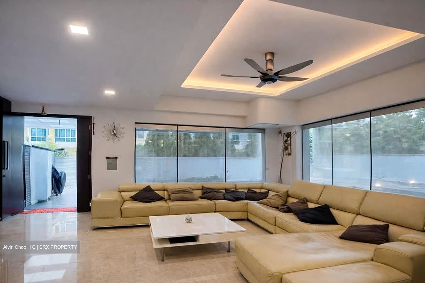 Straits Gardens (D27), Terrace #576802341